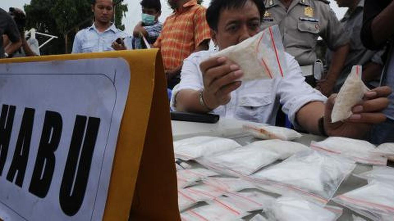 Kapolsek Cibarusah mengaku baru pertama konsumsi sabu
