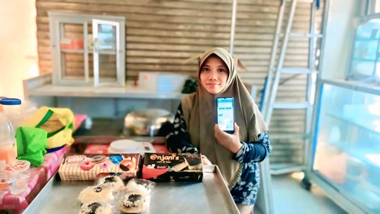 Bangkit dari Keterbatasan, Usaha Kue Tantiningsih Kini Mampu Topang Ekonomi Keluarga Berkat Sinergi Holding UMi