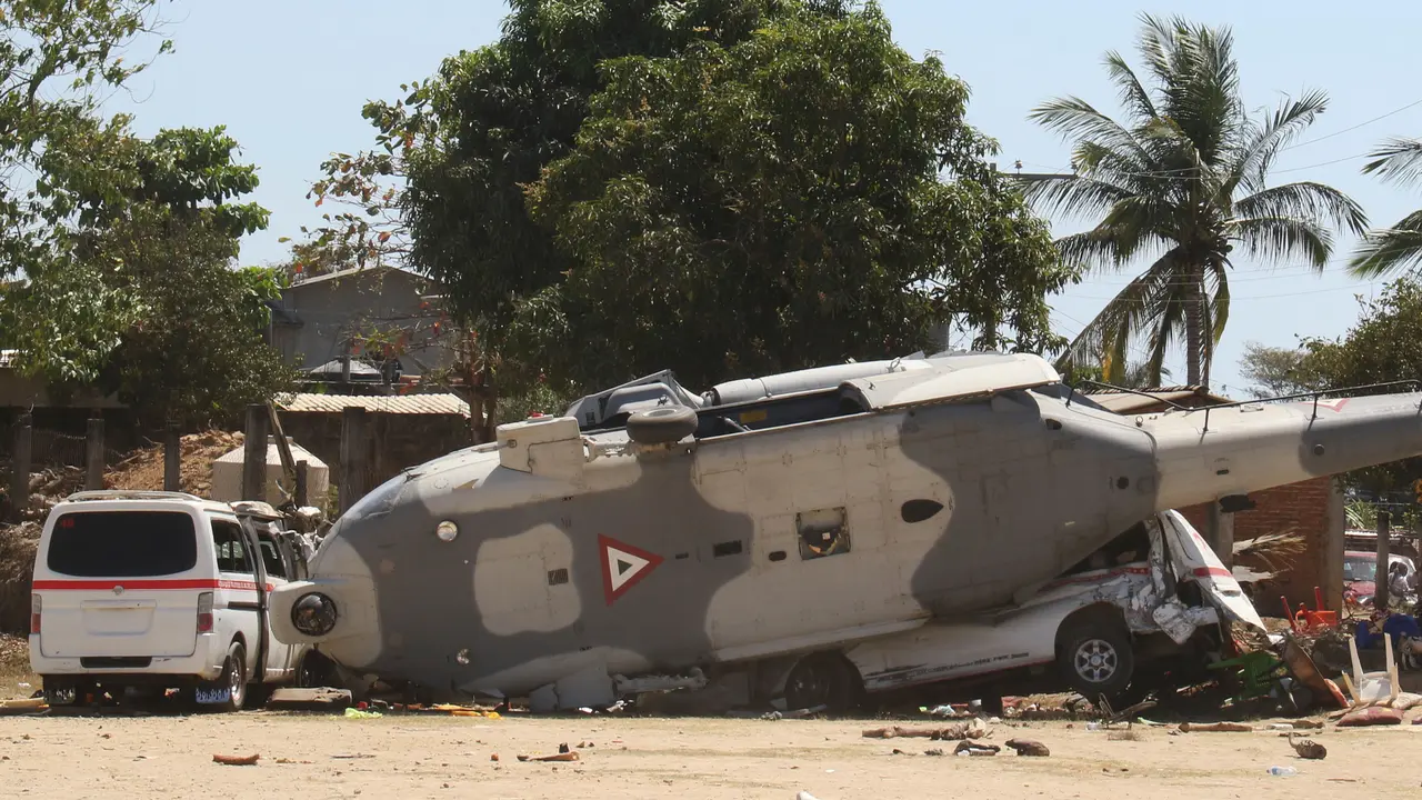 Helikopter Meksiko Jatuh