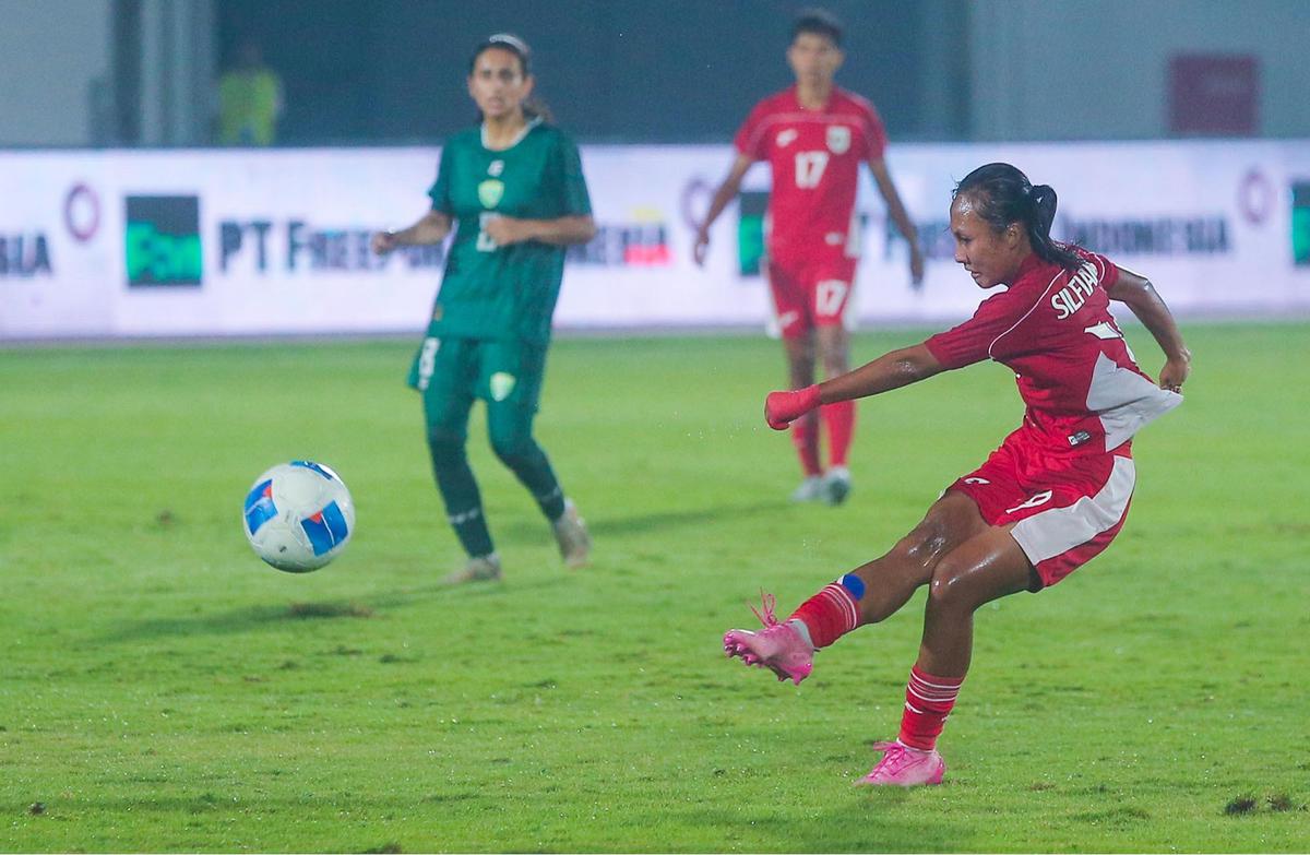 FOTO: Kalah dari Pakistan, Peluang Timnas Putri Indonesia ke Piala Asia 2026 Menipis