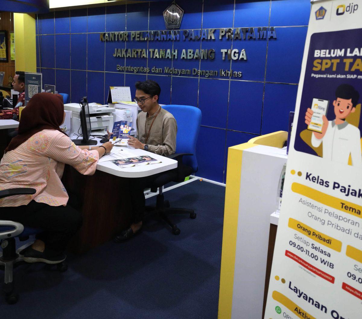 Wajib Pajak (WP) kini bisa melaporkan surat pemberitahuan (SPT) Pajak Tahunan 2023. Pelaporan SPT Tahunan ini dibuka hingga 31 Maret 2024. Direktorat Jenderal Pajak (DJP) pun mengingatkan masyarakat untuk berhati-hati saat menerima pesan atau informasi 