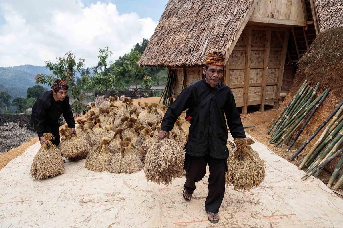 FOTO: Seren Taun ke-657, Warga Kasepuhan Gelar Alam Rayakan Syukur Panen di Sukabumi