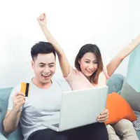 Ilustrasi bahagia dapat voucher belanja.