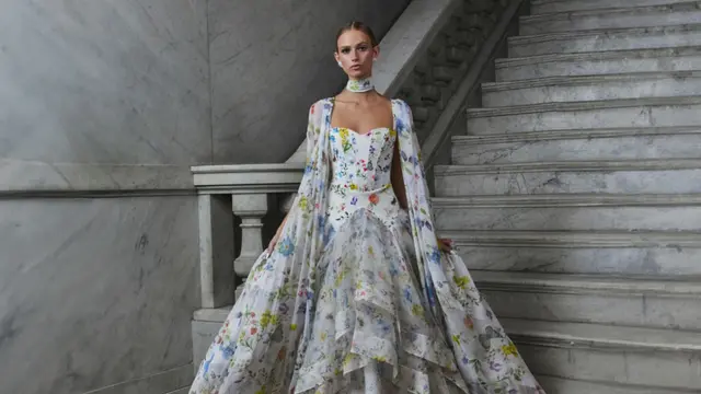 Runway Berubah Menjadi Instalasi Seni Bertema Americana