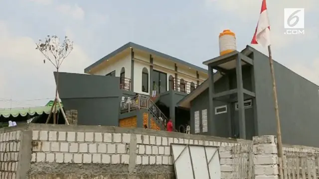 VIDEO: Uniknya Masjid Berbentuk Kapal Laut di Gresik