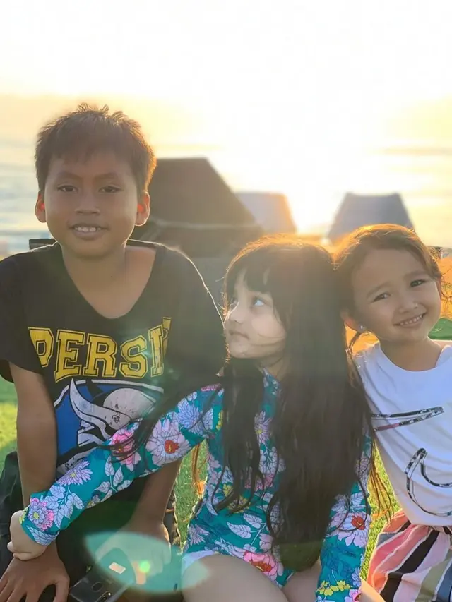 6 Momen Kedekatan Arsy dengan Putra, Anak Angkat Ashanty Seperti Saudara Kandung