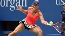 Pada final Angelique Kerber berhasil mengalahkan Karolina Pliskova dai Republik Czech dengan skor 6-3, 4-6,6-4 di USTA Billie Jean King National Tennis Center, New York, (10/9/2016). (AFP/Timothy A. Clary)