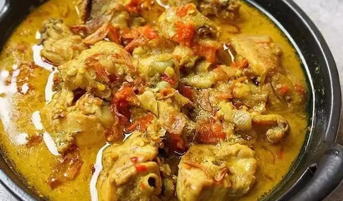 Bumbu kari ayam merupakan salah satu komponen makanan yang banyak digemari oleh masyarakat luas, khususnya di Asia tak terkecuali Indonesia.