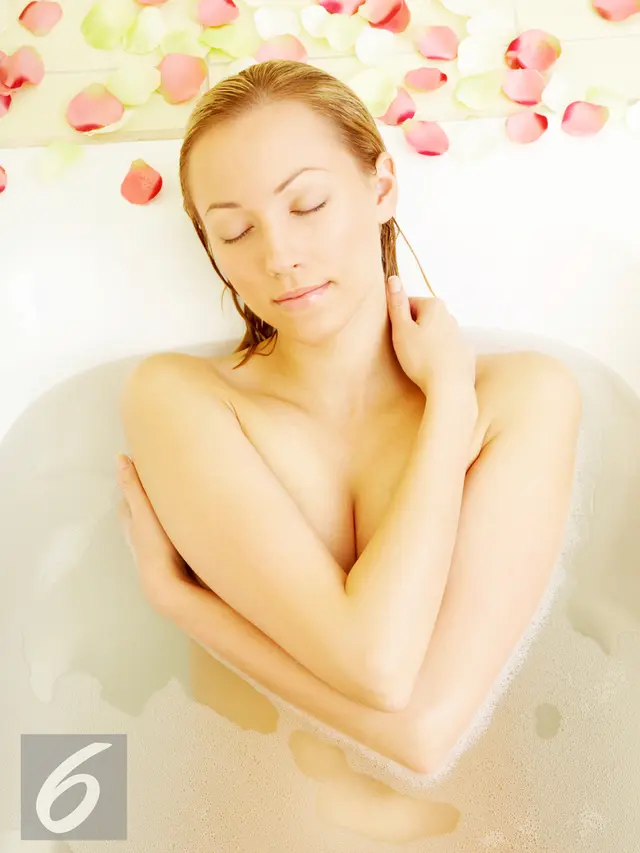 20151024-Ilustrasi Mandi dan Berendam Bathtub (iStockphoto)