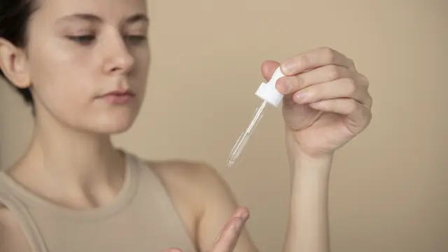 5 Kandungan Skincare yang Tidak Boleh Dipakai Bersamaan - 5