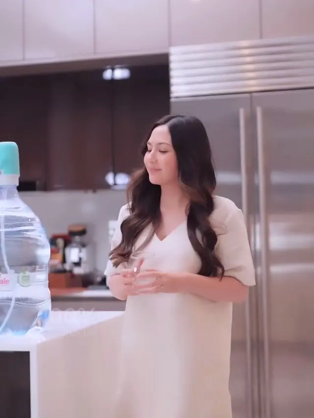 Potret dapur dan ruang makan di kediaman Jessica Mila (Instagram/jscmila)