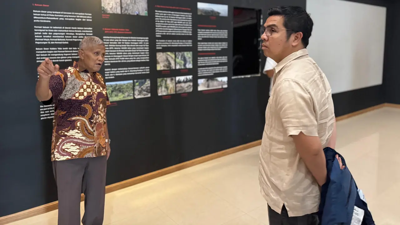 Anggota Komisi VII DPR RI, Bane Raja Manalu.