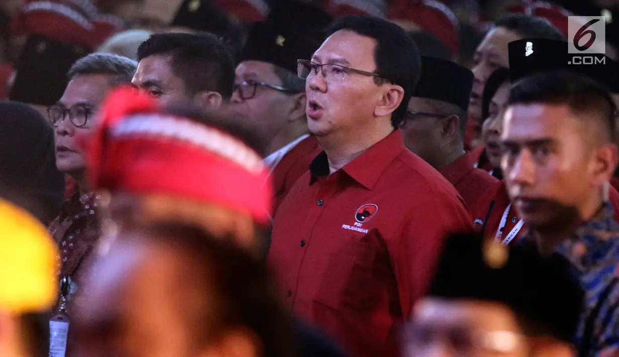 Mantan Gubernur DKI Jakarta Basuki Tjahaja Purnama atau Ahok saat menghadiri Kongres V PDIP di Denpasar, Bali, Kamis (8/8/2019). Ahok tiba di Kongres V PDIP sekitar pukul 13.00 Wita. (Liputan6.com/JohanTallo)