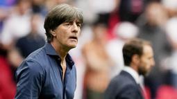 Joachim Loew - Juru taktik yang berhasil membawa Timnas Jerman meraih trofi Piala Dunia 2014 bisa dibilang sangat layak menjadi pelatih Barcelona. Dengan segudang pengalaman dan prestasi, Barca diprediksi bisa bangkit dibawah kendalinya. (AFP/Frank Augstein)