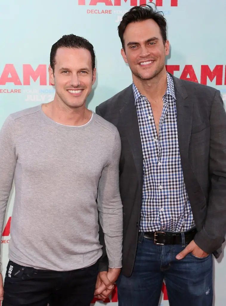 Selain Sam Smith dan Brandon Flynn, berikut 5 pasangan gay Hollywood yang fenomenal. (Sumber Foto: popsugar)