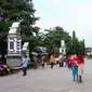 Taman-taman kota di Purwakarta sengaja ditata indah untuk menarik pengunjung, tapi waktu operasionalnya dibatasi dengan pagar yang kokoh. (Liputan6.com/Abramena)