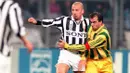 5. Gianluca Vialli- Pria berusia 55 tahun ini adalah salah satu striker tajam yang pernah dimiliki Juventus. Total 38 gol ia cetak untuk La Vecchia Signora. (AFP/Patrick Hertzog)