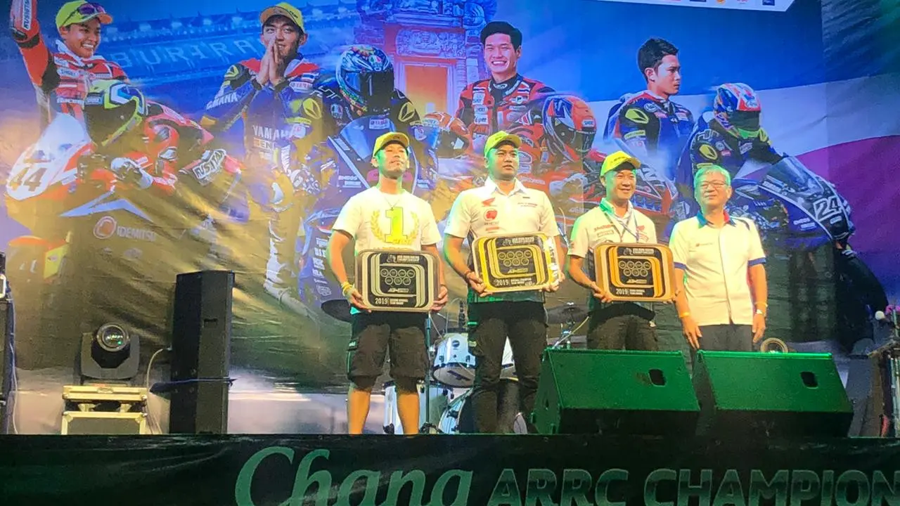 Astra Honda Racing Team (AHRT) berhasil mencatatkan hattrick tim balap motor terbaik di Asia Road Racing Championship (ARRC) 2019 kelas AP250cc.