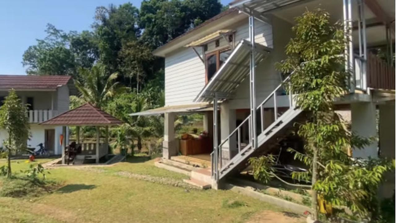 ⁠Impian Semua Orang, Potret Rumah Mewah Milik Dokter di Tengah Hutan Nyaman dan Sejuk