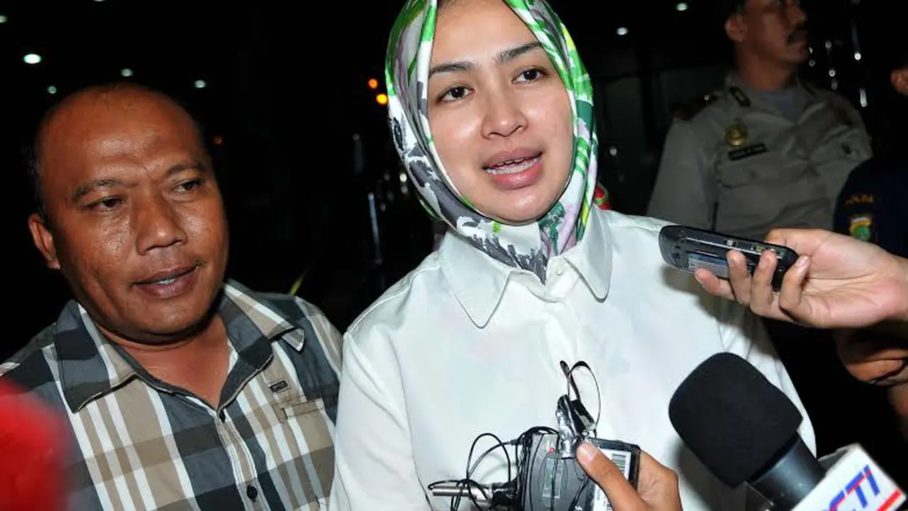 [FOTO] Diperiksa KPK 5 Jam, Airin Kelelahan