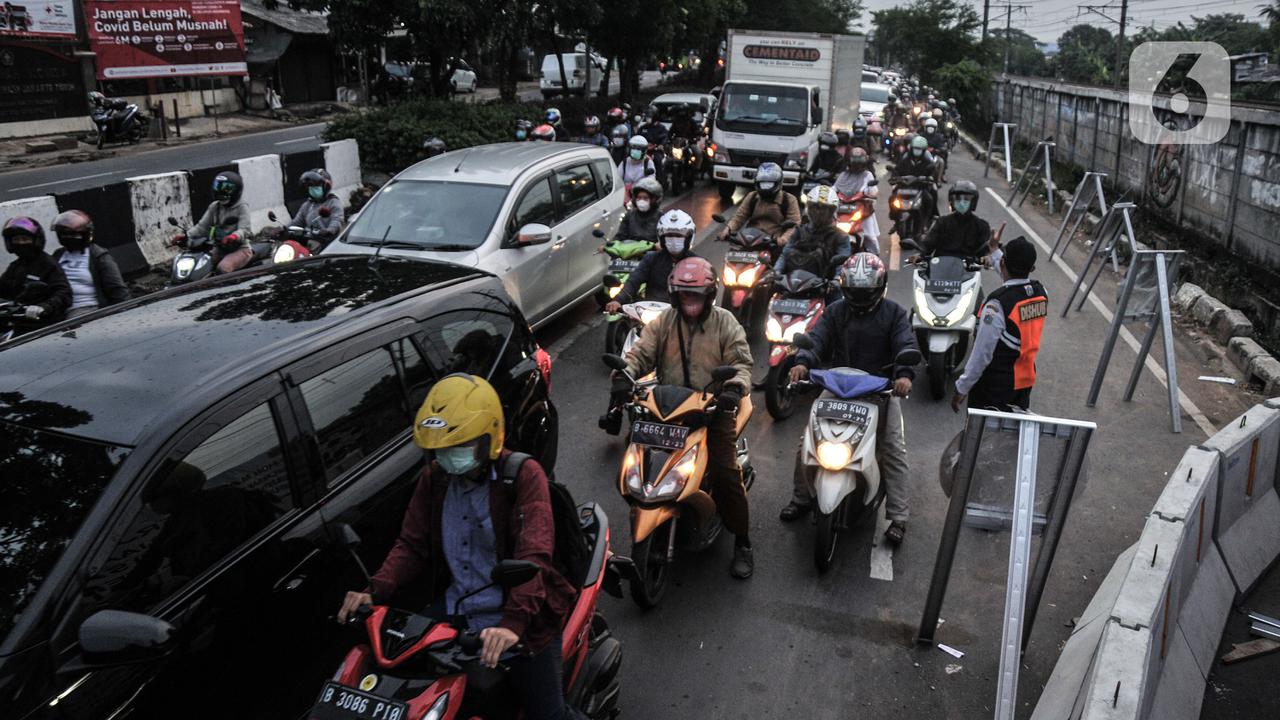 Kepadatan Arus Lalu Lintas di Jalan I Gusti Ngurah Rai