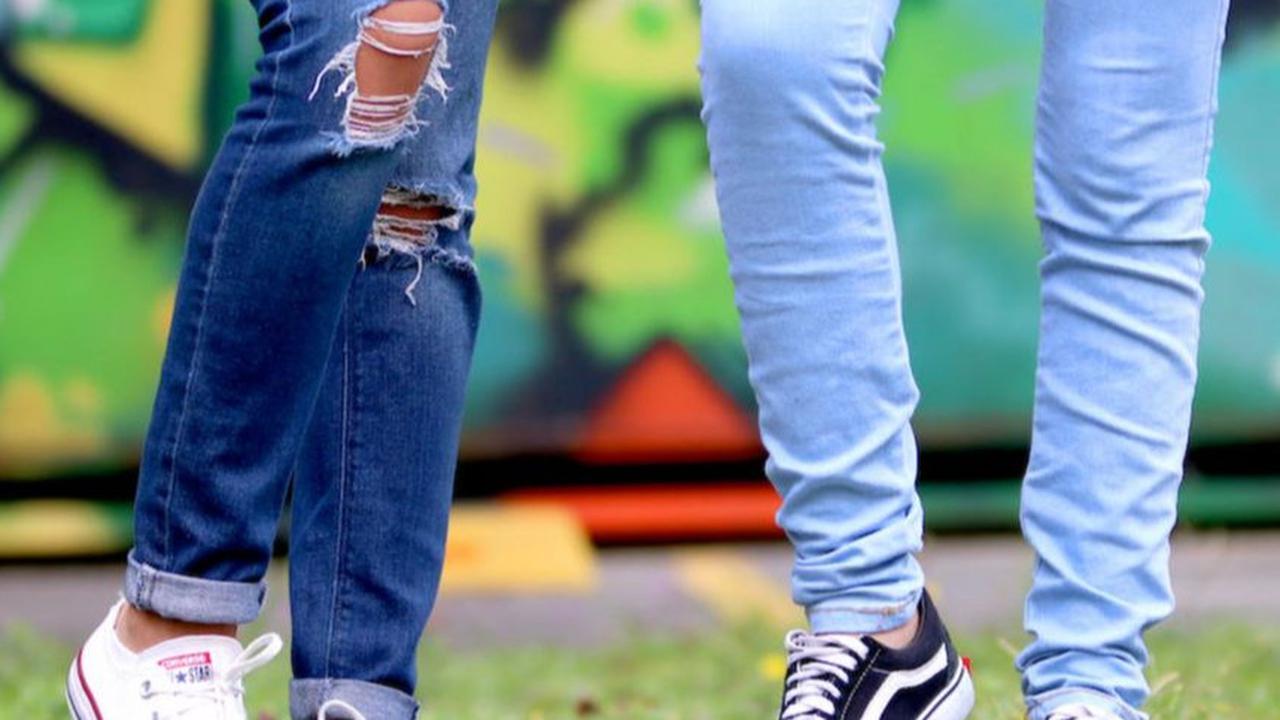 Cara Mencuci Celana Jeans yang Benar Agar Awet dan Tidak Gampang Belel