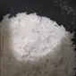 Cara Bikin Nasi Kering Sisa di Rice Cooker Jadi Pulen dan Enak Dimakan (Credit: YouTube/Alunaalma)