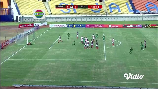 Berita video momen gol indah striker PSS, Irfan Jaya, saat menghadapi Madura United dalam laga Grup C Piala Menpora 2021, Selasa (23/3/2021) sore hari WIB.