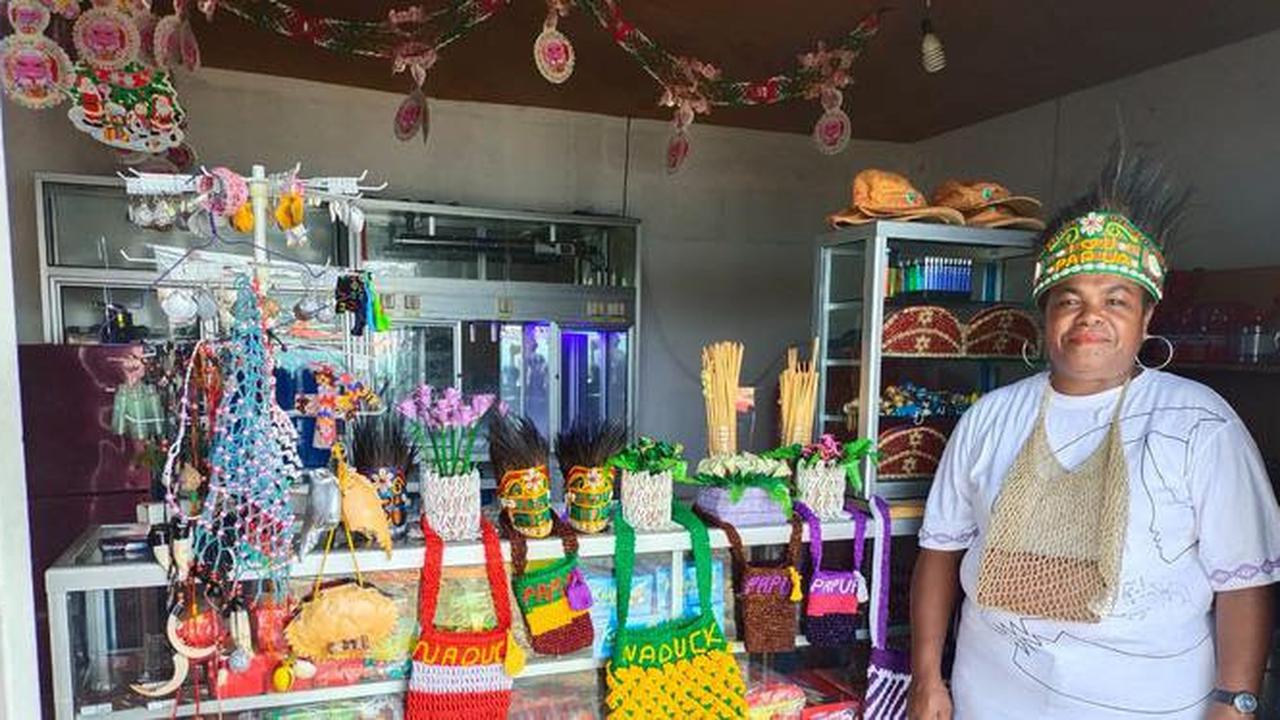 BRI Bantu Usaha Mikro di Jayapura Dulang Rezeki Melalui Daur Ulang Sampah