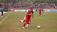 Bek Semen Padang, Flavio Beck Junior, saat menjadi starter saat menghadapi PSM di Stadion H. Agus Salim, Padang (23/9/2019).