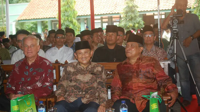 Jejak BJ Habibie di Ponpes Kempek Cirebon