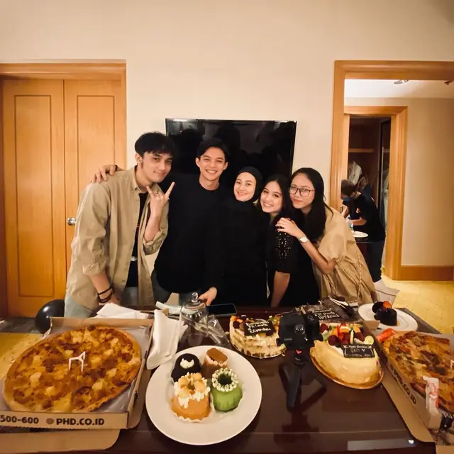 6 Momen Ulang Tahun Dinda Hauw dan Rey Mbayang, Dirayakan Bareng