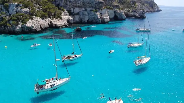 Keindahan Menorca Island