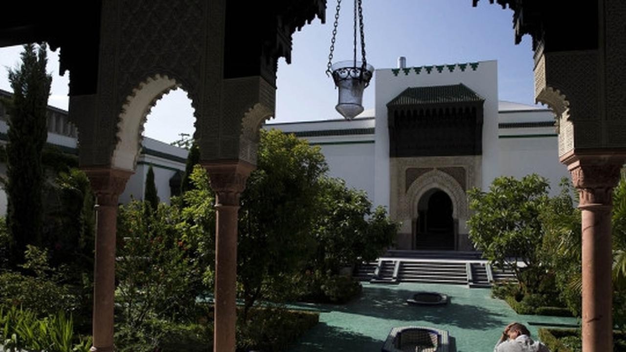 Menelusuri keindahan Masjid Agung Paris