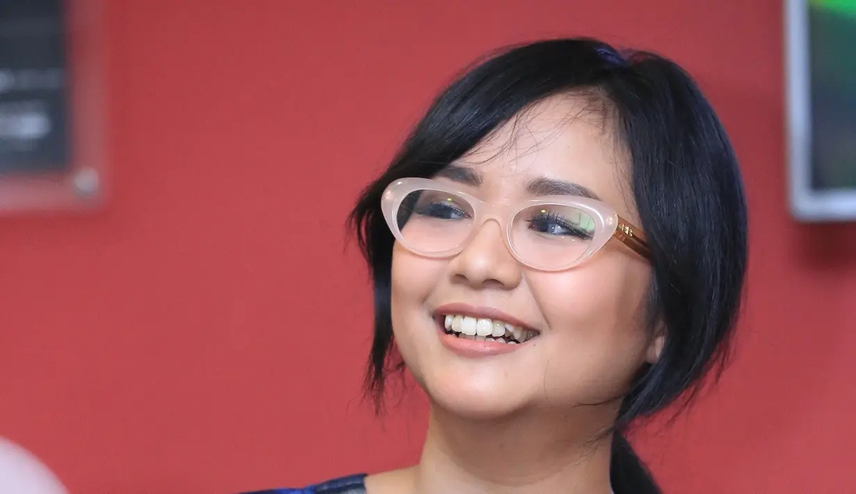 Sejak November 2016, Gita mendaur ulang lagu-lagu nasional yang telah melekat dalam ingatan masyarakat. Dan lagunya itu akan dikeluarkan saat hari besar nasional. (Adrian Putra/Bintang.com)