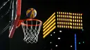 Kejuaraan basket 3x3 ini diselenggarakan untuk menjaring bakat muda yang menonjol dikalangan pelajar. (Bola.com/M Iqbal Ichsan)