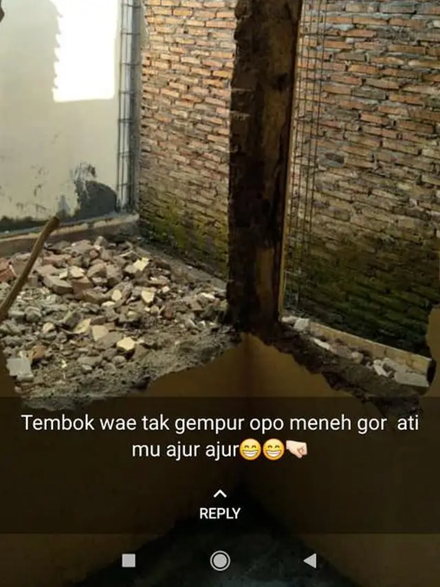 6 Status WhatsApp Kuli Bangunan Ini Bikin Tepuk Jidat