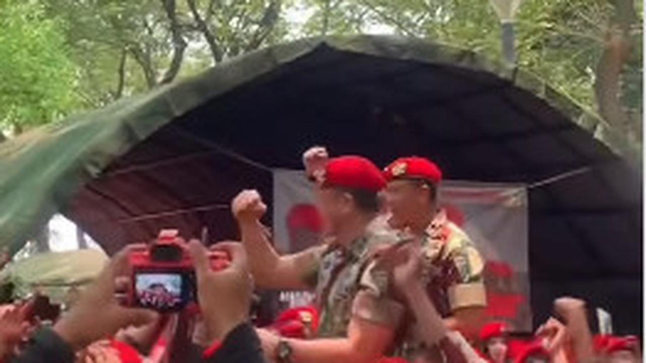 Momen Mayjen Djon Afriandi Bakar Semangat Prajurit,