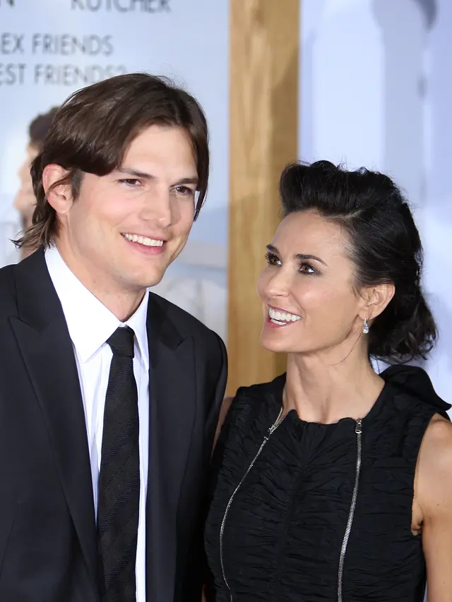 [Bintang] Ashton Kutcher dan Demi Moore