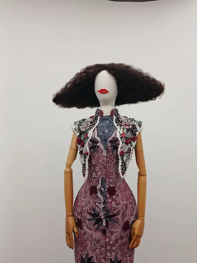 Fashion Installation Nusanova 2.0 "SEKAR JAGAT" karya Ivan Gunawan, di Jakarta. (3/8/2026). (Liputan6.com/Nurri Indah)