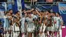 Tim Argentina merayakan kemenangan setelah Diney Borges dari Cape Verde mencetak gol bunuh diri selama pertandingan sepak bola babak 32 Piala Dunia di Miami Gardens, Florida, Jumat, (03/07/2026). (AP Photo/Lynne Sladky)