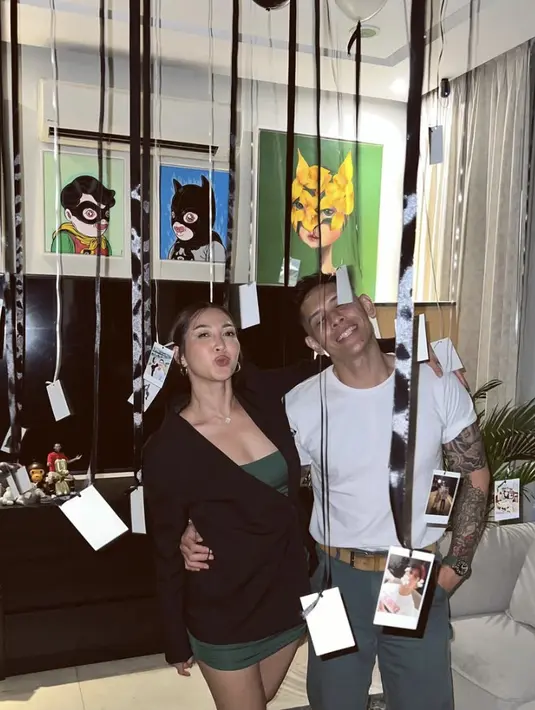 Tampilannya selalu memperlihatkan kulitnya yang tampak begitu sehat. [Foto: Instagram/ Andrea Bimo]