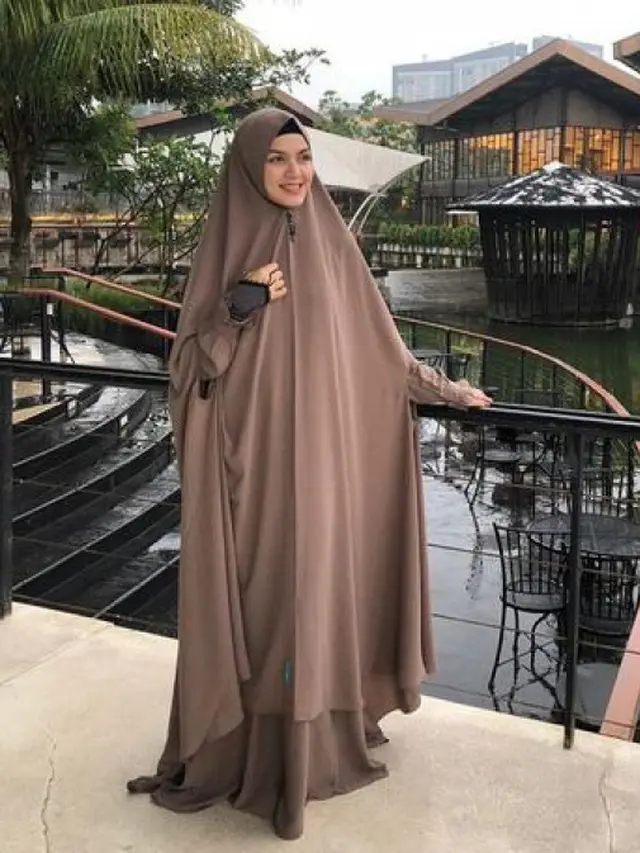 Lama Tak Muncul, Ini 6 Potret Terbaru Nadya Almira Artis FTV yang Putuskan Hijrah