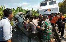 Kronologi Mobil Pengasuh Ponpes Sidogiri Tertabrak Kereta di Pasuruan, 4 Orang Tewas