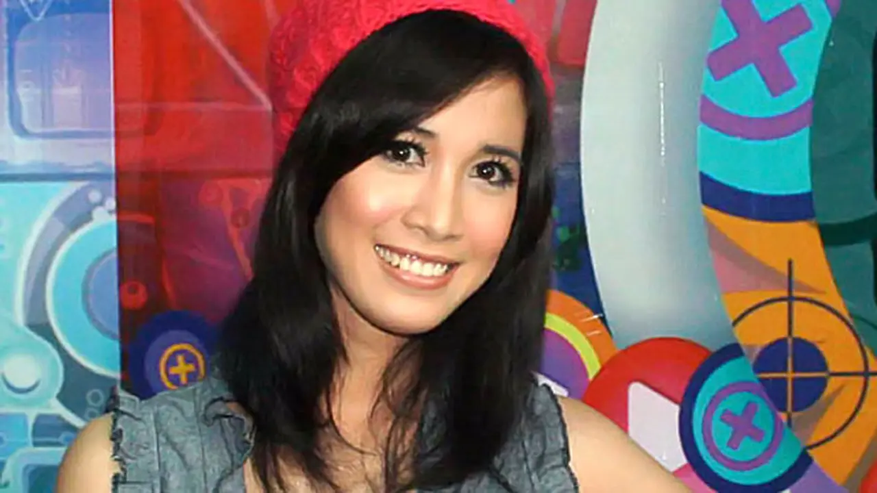 fanny-fabriana-lovelytoday-121220b.jpg