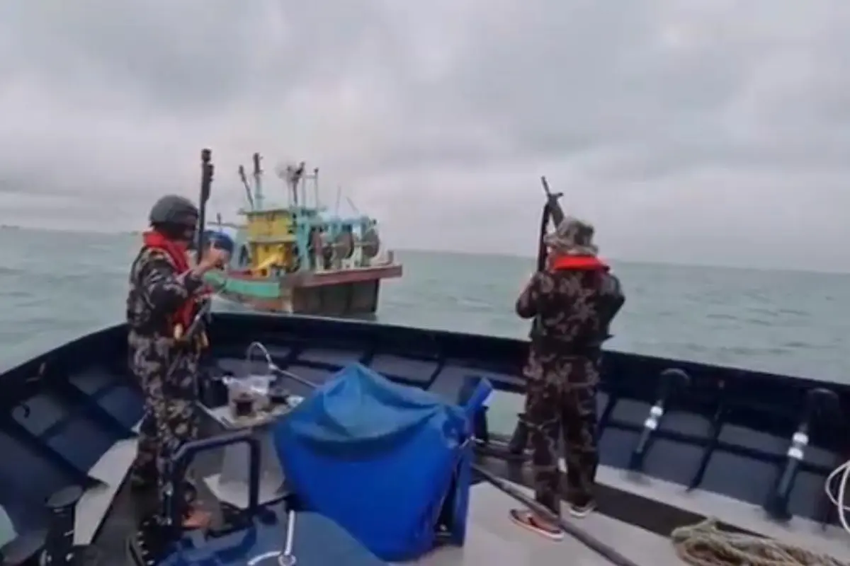 Penangkapan kapal pencuri ikan