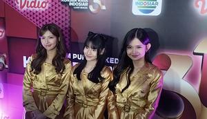JKT48 mencuri perhatian kala tampil dalam Konser Raya 31 Tahun Indosiar Luar Biasa hari Pertama. Mereka kolaborasi dengan Raja Dangdut Rhoma Irama.