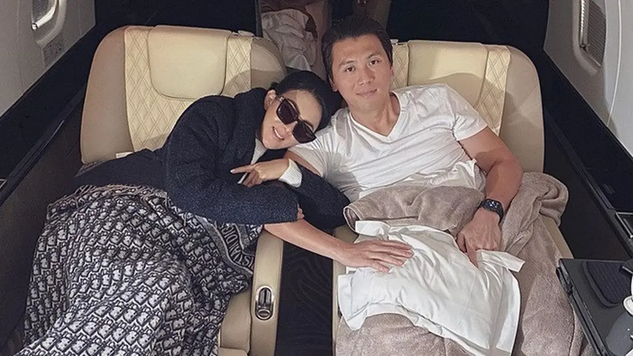 7 Potret Syahrini dan Reino Barack saat Pulang Kampung ke Jepang, Curi Perhatian