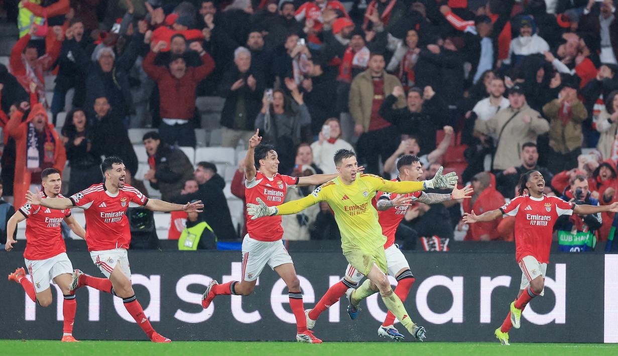 Hasil ini membuat Real Madrid finis di luar delapan besar klasemen akhir fase liga dan harus melalui jalur play-off. Sementara Benfica, sukses mengamankan posisi ke-24 sekaligus tiket terakhir ke babak play-off fase gugur, dan berikut jalannya pertandingan. (AFP/PATRICIA DE MELO MOREIRA)