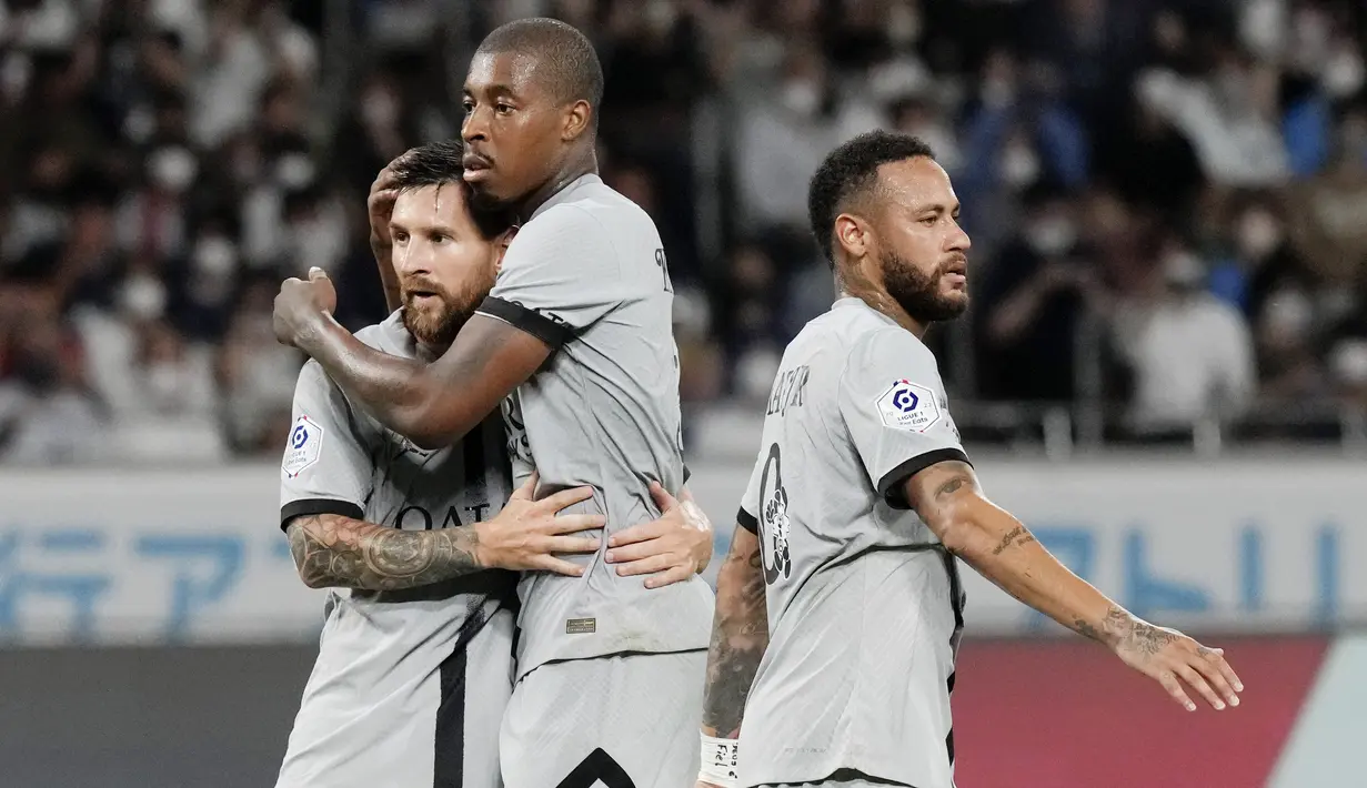 Selama 10 hari berada di Negeri Sakura, PSG akan menjajal tiga tim kasta tertinggi Liga Jepang, J1 League, yaitu Kawasaki Frontale, Urawa Red Diamonds, dan Gamba Osaka. (AP/Eugene Hoshiko)